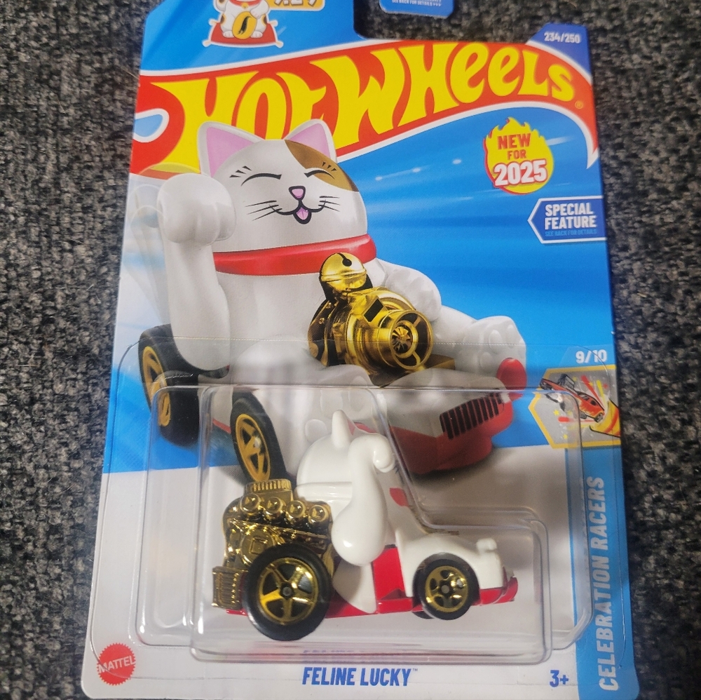 Feline Lucky Hot Wheels 2025 - White and Gold